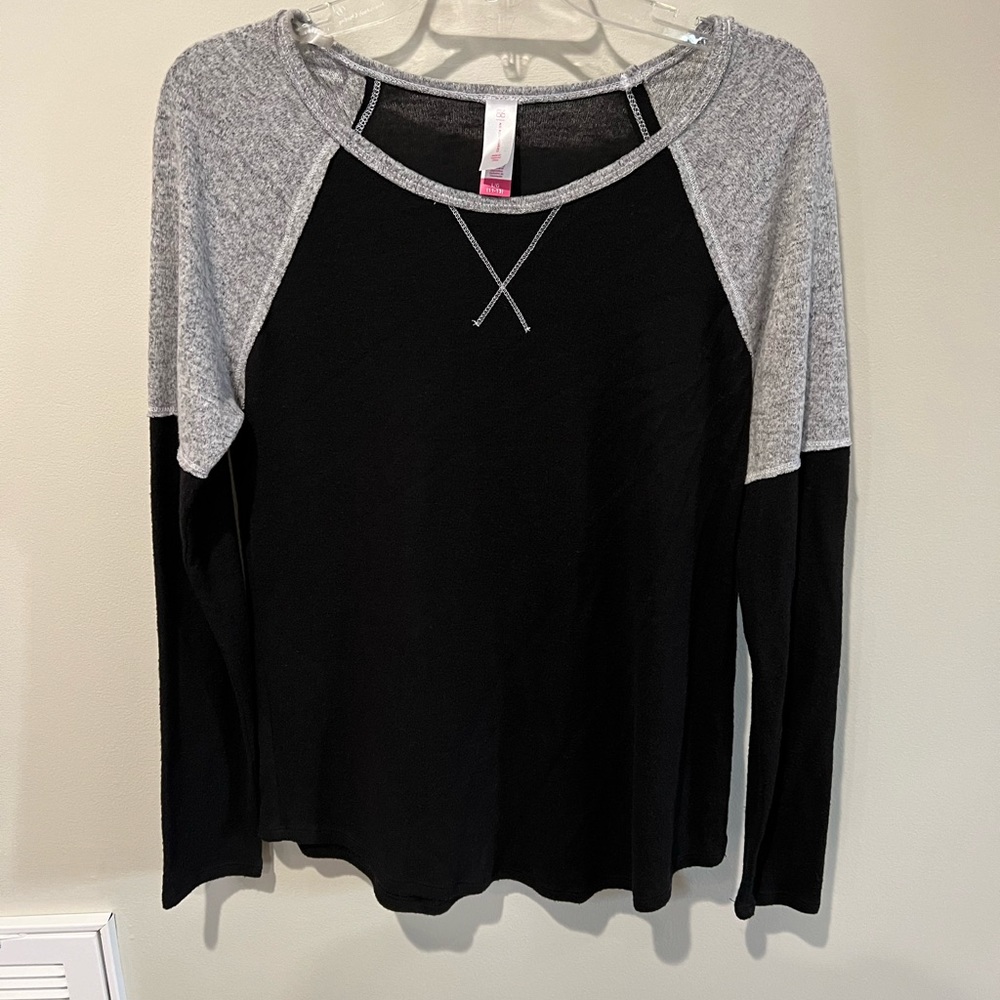 Women’s Lightweight Sweater